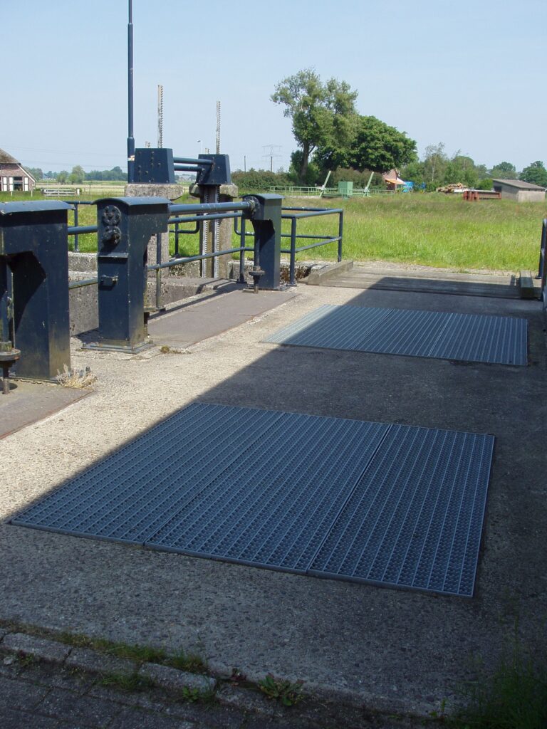 Looprooster bij een gemaal in Langeslag